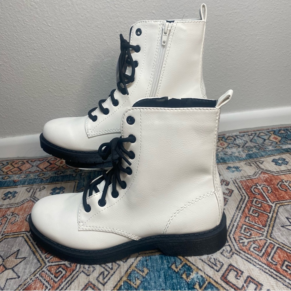 Time and True Sintectico White Combat Boots Size 8